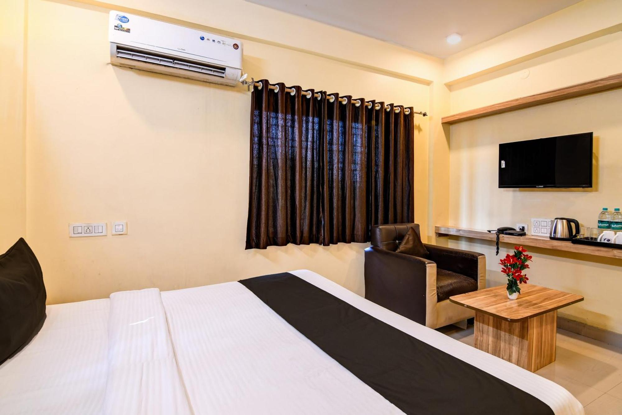 Hotel O Casa Astra Калькутта Экстерьер фото