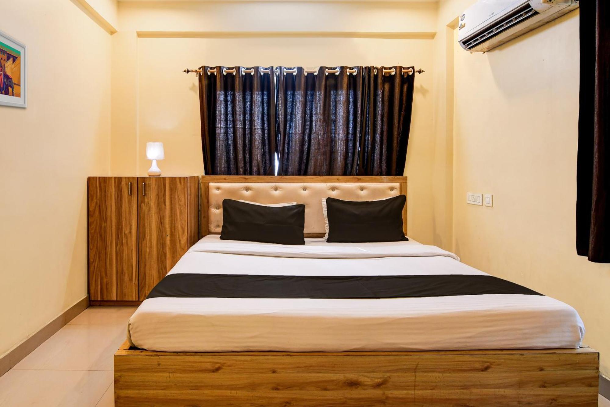 Hotel O Casa Astra Калькутта Экстерьер фото