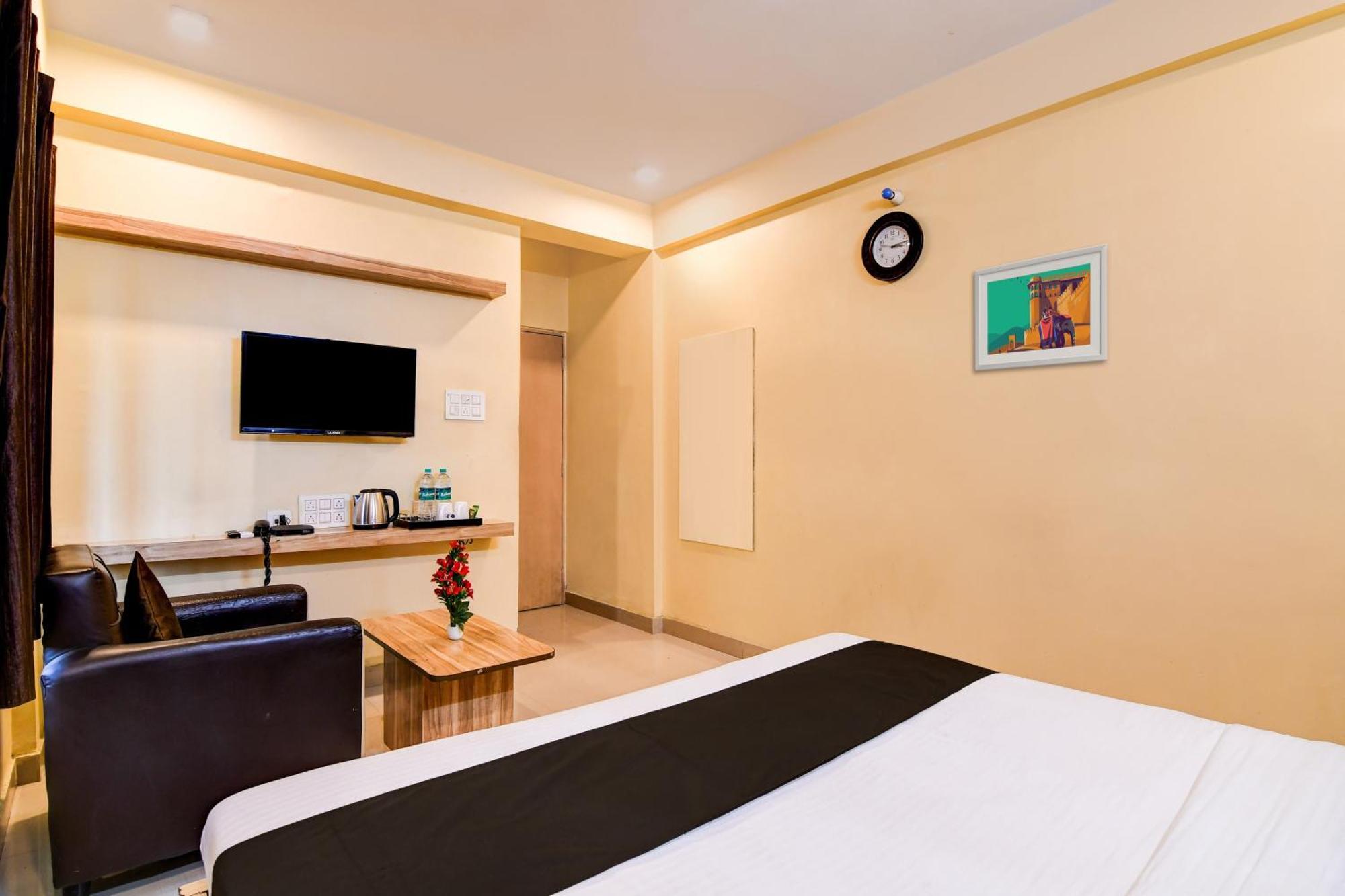 Hotel O Casa Astra Калькутта Экстерьер фото