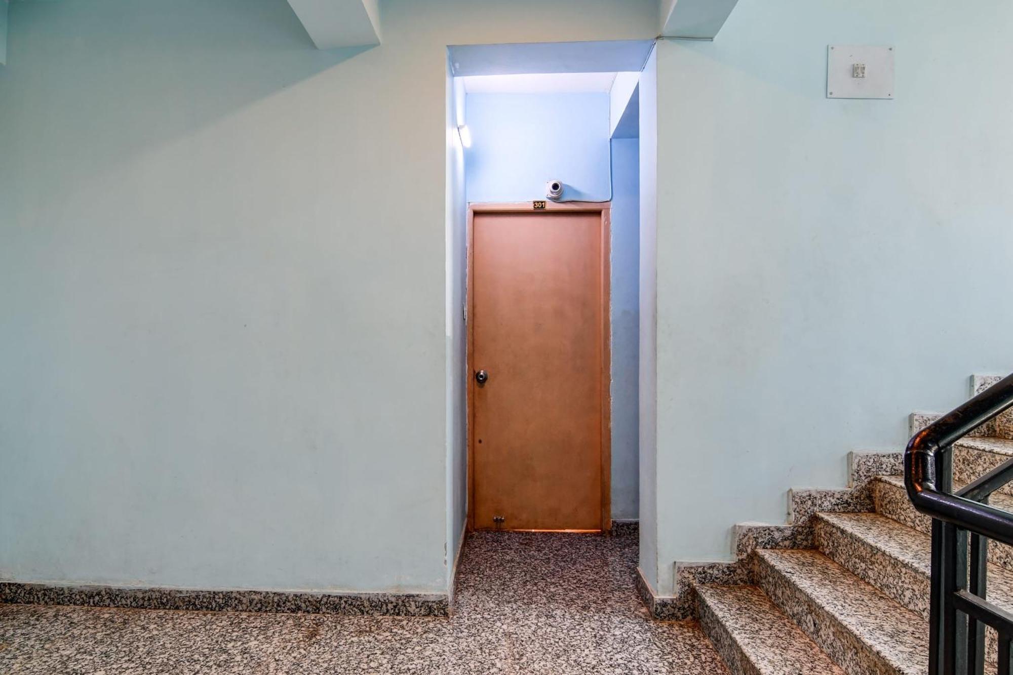 Hotel O Casa Astra Калькутта Экстерьер фото